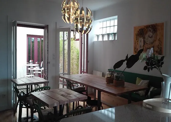 Guimaraesliving - & Adventure Albergue *