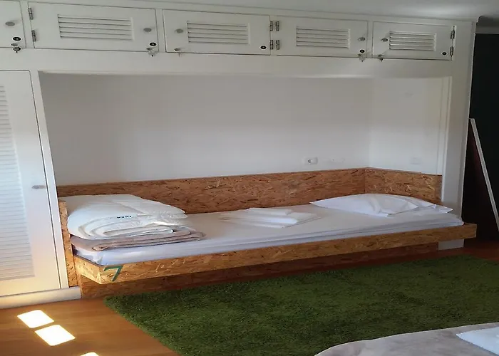 Albergue Guimaraesliving - & Adventure Guimarães